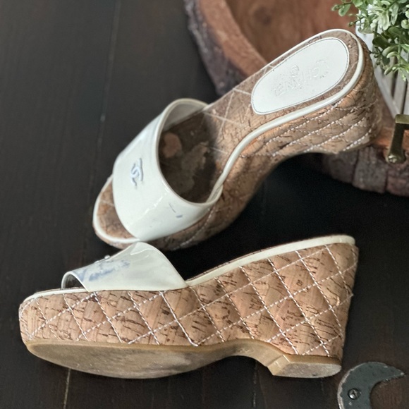 Chanel Interlocking CC Logo Patent Leather Espadrilles - Picture 4 of 10